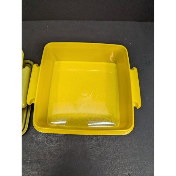 Vintage Tupperware Sandwich Keeper 1 Olive Green 1 Yellow with Lids - Picture 8 of 8